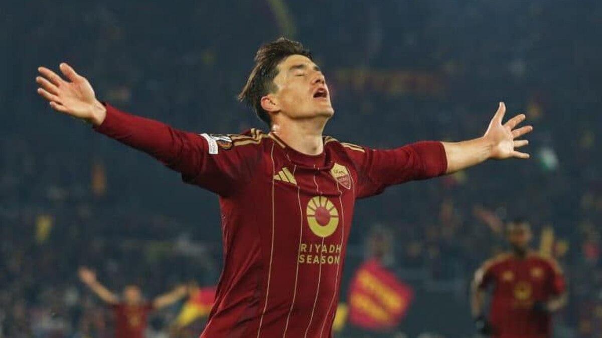 Derazadan tashqarida yalangoch fotosuratlar