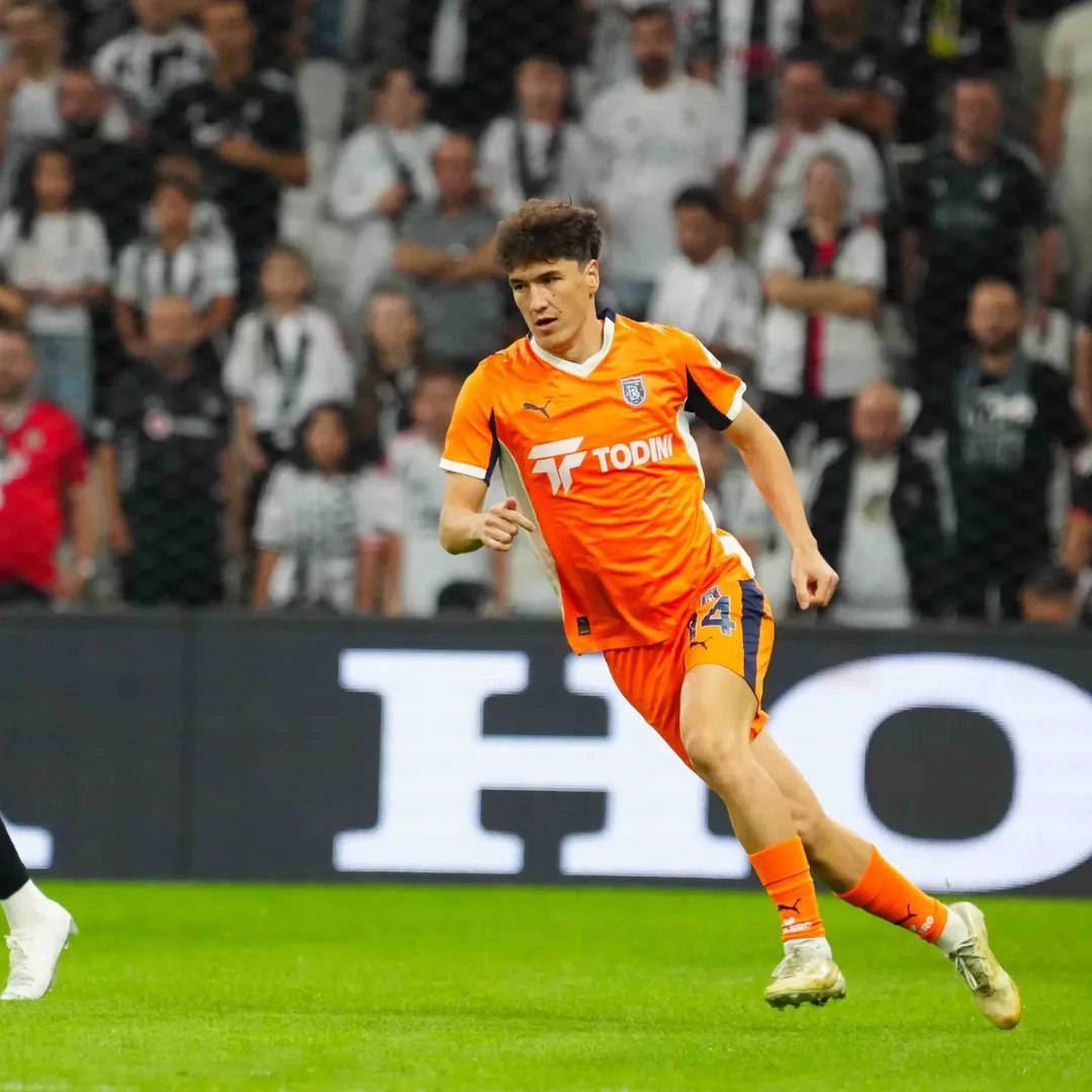 Ikki gozal porno videoda eshakni soradi va yalaydi