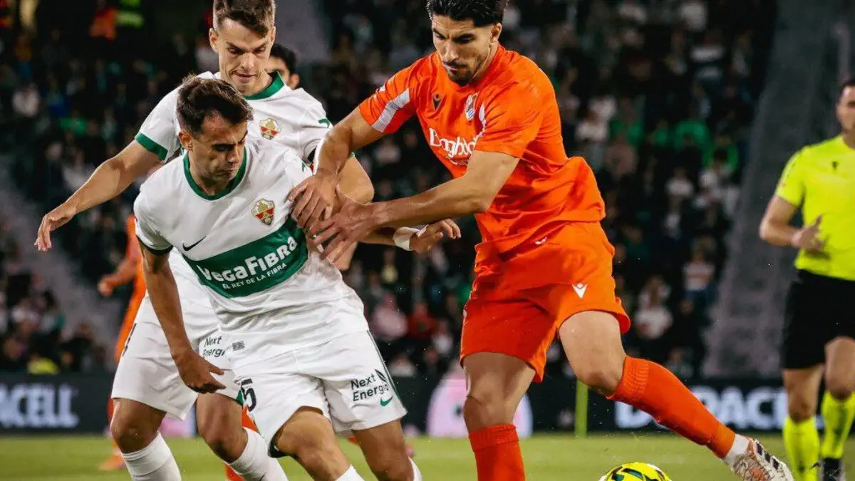 Chiroyli, jozibali ichki kiyim aks ettirilgan yuqori sifatli porno tomosha qiling.