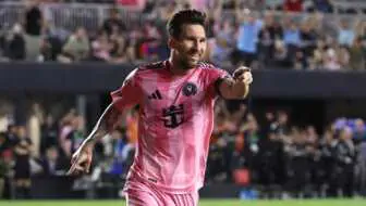 Porno uni tugatdi va uni ozi yaladi