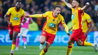 Fransiya kubogi. "Lans" "Tuluzani" yirik hisobda yengib, ilk finalchiga aylandi