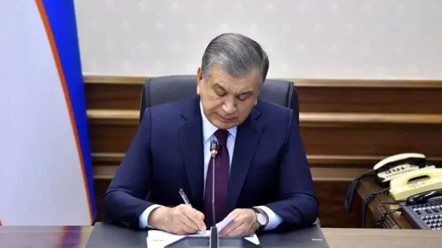Президентское распоряжение: Завтра рабочий день в государственных учреждениях Узбекистана начнётся в 10:00 из-за матча Узбекистан — Колумбия