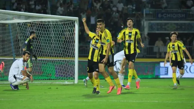 Superliga. "Neftchi" "Buxoro"ga qarshi markaziy bahsda kambek amalga oshirib, 1-o‘rinni mustahkamladi
