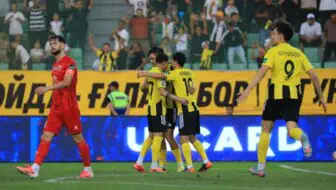 Superliga. "Neftchi" "Qizilqum"ni tor-mor etib, "Paxtakor" bilan farqni oshirdi