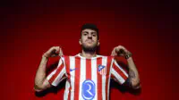 Rujeri «Aston Villa» futbolchisiga aylanadi