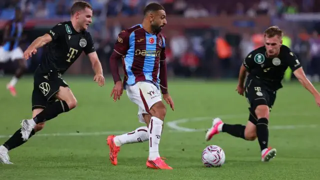 Yevropa ligasi saralashi. "Benfika" va "Beshiktosh" ishonchli g'alabaga erishdi, "Trabzonspor" uyida yutqazdi, "Qayrat"da 0:3