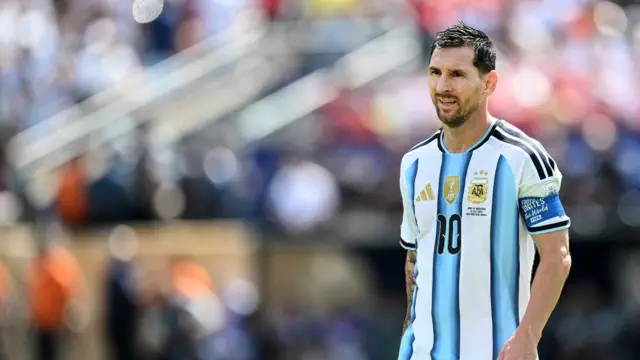 Argentinada keyingi tur o‘yinlari Messi sharafiga 10-daqiqada to‘xtatiladi