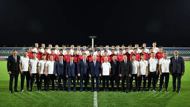 Prezident yangidan rekonstruksiya qilingan «Turon» stadioni bilan tanishdi